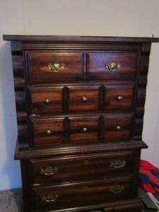 lot 48 image: dark brown chest 5 drawer in good condition