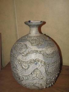 lot 53 image: 17 tall pottery vase  R. PEELER  1974