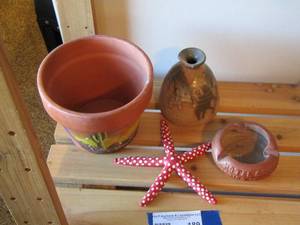 lot 189 image: star dcor, planter pot, vase, ash tray