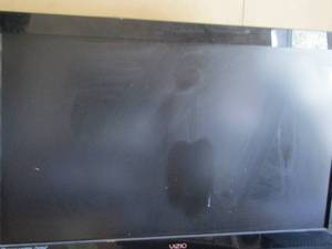 lot 262 image: 42 Vizio TV with remote