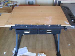 lot 268 image: Art desk  2747