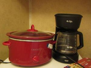 lot 334 image: crock pot- mar. coffee
