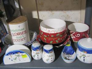 lot 182 image: Christmas cups, bowls, napkin holder and S&P shakers