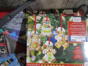 lot 194 image: GINGERBREAD ORNAMENT KITS