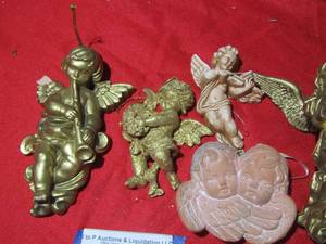 lot 200 image: Christmas tree angel ornaments