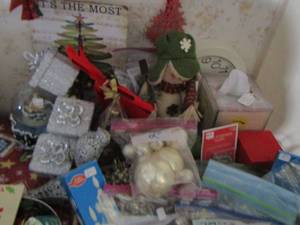 lot 218 image: holiday dcor