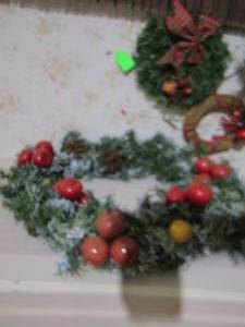 lot 225 image: various wreaths