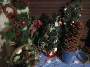 lot 224 image: pine cone tree, mini Christmas trees