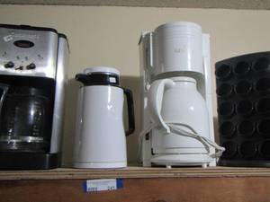 lot 241 image: Cuisinart coffee maker, carafe plus