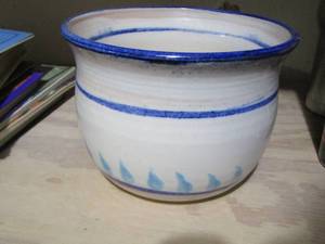 lot 253 image: Bill Brigham handmade pottery 1994