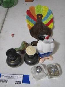 lot 288 image: salt and pepper shakers