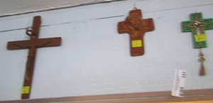 lot 343 image: qty 3 crosses