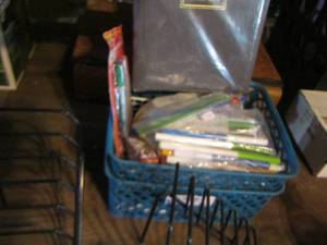 lot 117 image: desk organizers, markers and plastic baskets