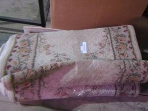 lot 130 image: RUG RUNNER  unknown size