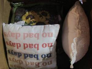 lot 127 image: mini throw pillows