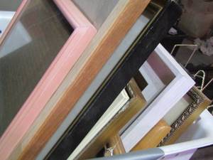 lot 135 image: various size photo frames