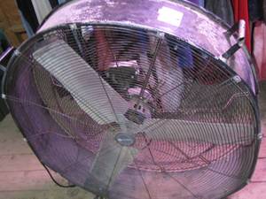 lot 136 image: large industrial shop fan