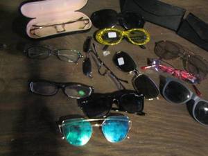 lot 152 image: reading glasses and sun glasses