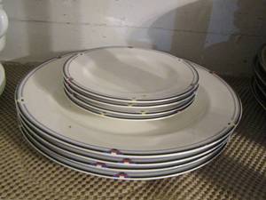 lot 62 image: Mikasa Maxima China 4 dinner plates 4 saucers