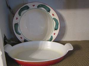 lot 74 image: CASSEROLE SIDH WITH HANDLES   & Jalapeno bowl