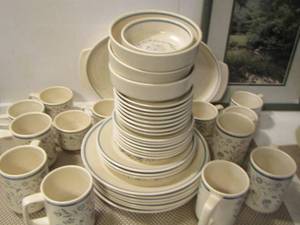 lot 33 image: TemperWare by Lenox  BLUE BREEZE dish set 13 handled coffee cups, 7 dinner plates, 3 saucers, 7 dessert plates, 8 bread plates, 3 bowls and more