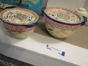 lot 32 image: Temptations covered oven bowls with lids