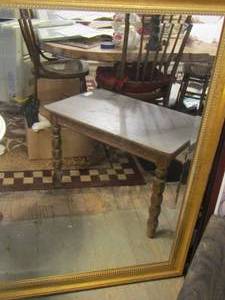 lot 39 image: Gold frame mirror 42x32