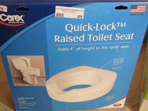 lot 89 image: quick lock raised toilet seat in box