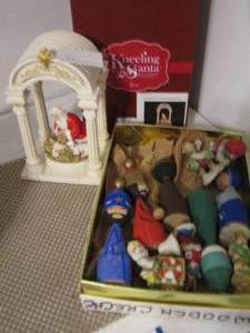 lot 50 image: Christmas dcor