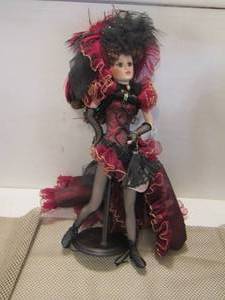 lot 57 image: 21 tall FranklinHheirloom Maryse Nicole doll