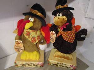 lot 422 image: 2 turkeys - stuffed animaltoys