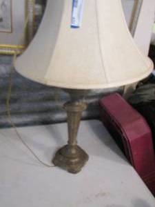 lot 432 image: table lamp with shade