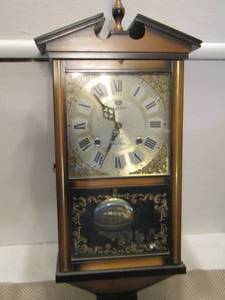 lot 12 image: Majesty 28 tall wall clock