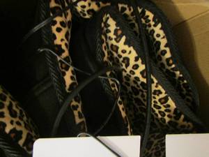 lot 442 image: 10 motor massage mat leopard print # tl-2909lp model number