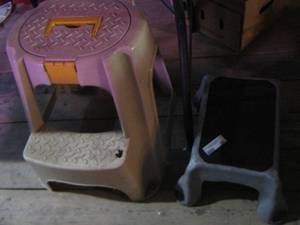 lot 391 image: single step stool and a 2 step stool with seat
