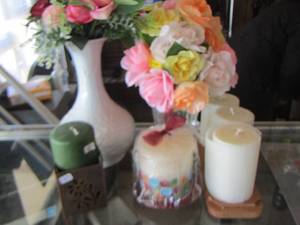 lot 482 image: candle and vase lot