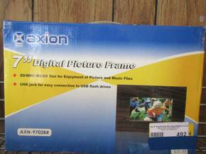 lot 492 image: Axion 7 digital picture frame new in box