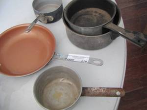 lot 418 image: various pots no lids