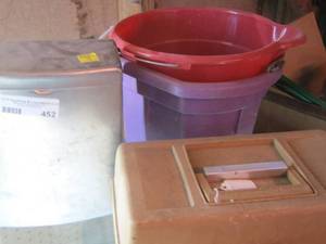 lot 452 image: tackle box, 2 buckets, small trash can