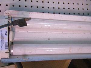 lot 457 image: florescent workshop lights