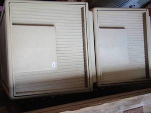 lot 466 image: STORAGE CONTAINER - W SHELF