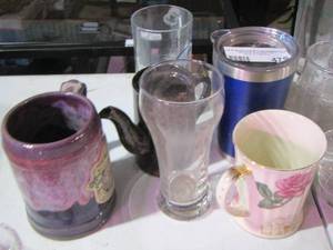 lot 475 image: drinking glasses