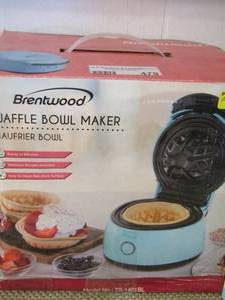 lot 479 image: Bentwood waffle bowl maker