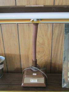 lot 539 image: vintage desk lamp