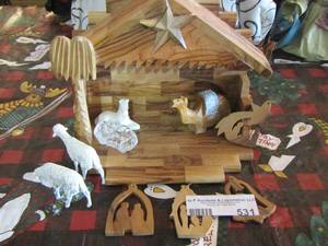 lot 531 image: partial nativity set, star on front