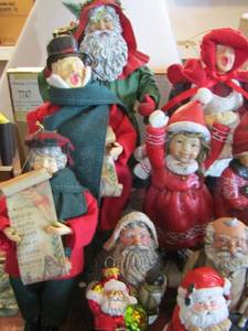 lot 526 image: Christmas village people