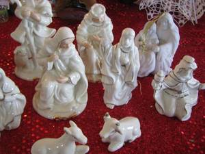 lot 538 image: white porcelain nativity set