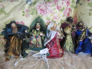 lot 536 image: lighted angels