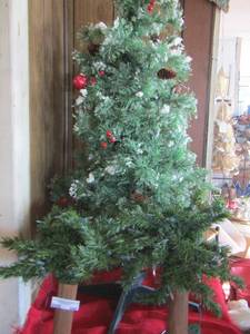 lot 544 image: 7ft tall Christmas tree, box is available (MUST TAKE DOWN)