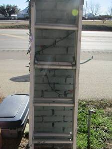 lot 547 image: 10 FT extendtion ladder